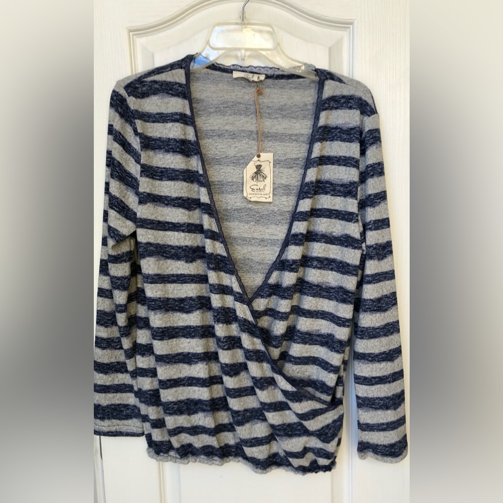 Like NEW! Ladies EASEL Los Angeles Blue and White Casual Mock Wrap Top-Size SM